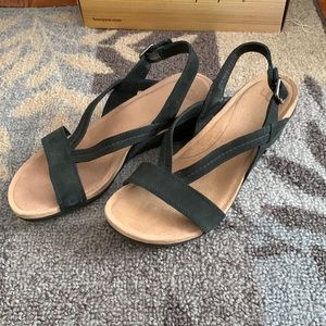 UGG suede strap sandals. In very good condition.